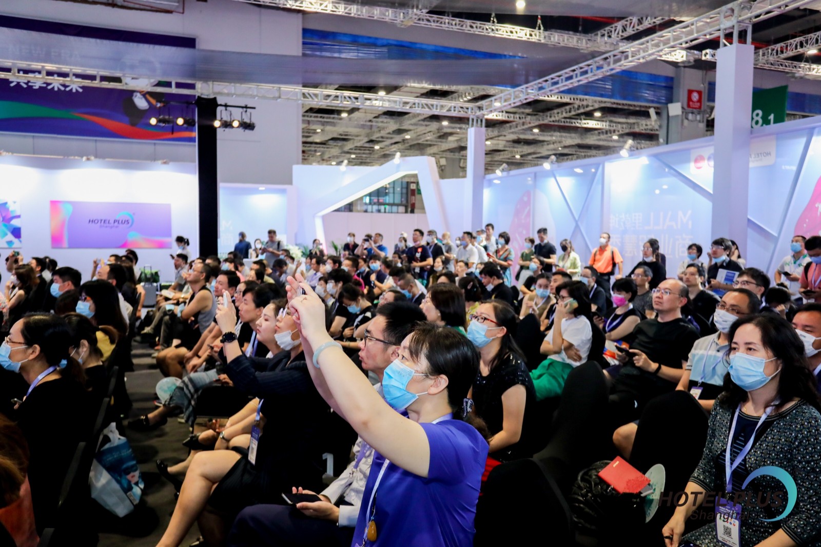 /uploads/image/2020/08/13/人群.jpg 人群.jpg